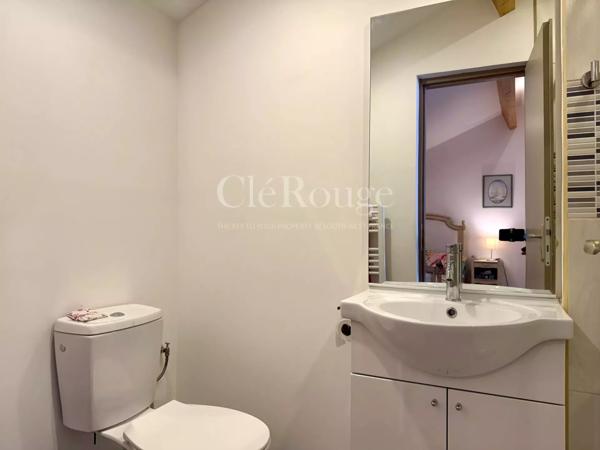 Eymet – Immeuble de rapport au cœur de la bastide avec maison, studio et local commercial