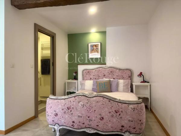 Eymet – Immeuble de rapport au cœur de la bastide avec maison, studio et local commercial