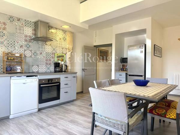Eymet – Immeuble de rapport au cœur de la bastide avec maison, studio et local commercial