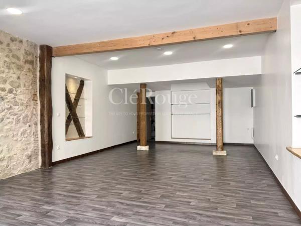 Eymet – Immeuble de rapport au cœur de la bastide avec maison, studio et local commercial