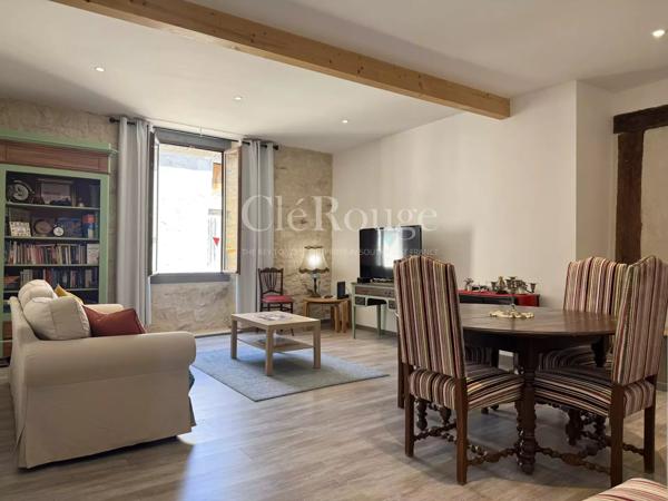 Eymet – Immeuble de rapport au cœur de la bastide avec maison, studio et local commercial