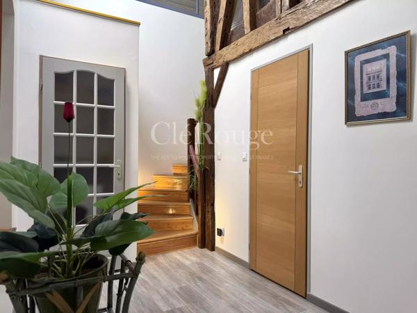 Eymet – Immeuble de rapport au cœur de la bastide avec maison, studio et local commercial
