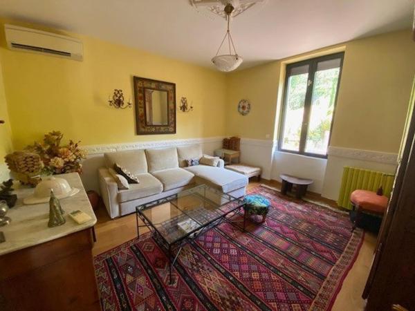 Maison de caractère 175 m² habitables avec piscine et jardin paysager
