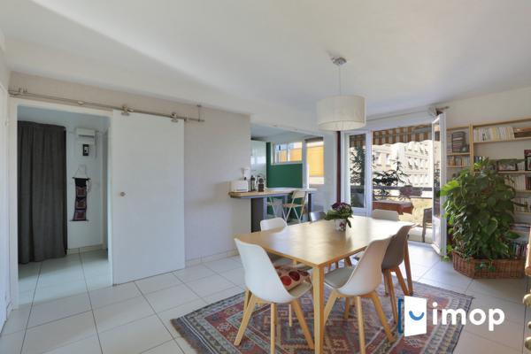 3 pièces traversant avec extérieur