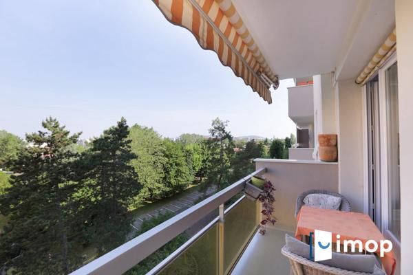 3 pièces traversant avec extérieur