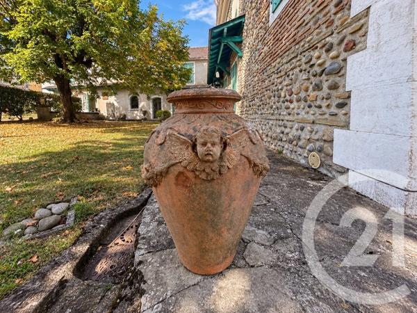 Maison à vendre  9 pièces - 306 m 2   PAU  - 64