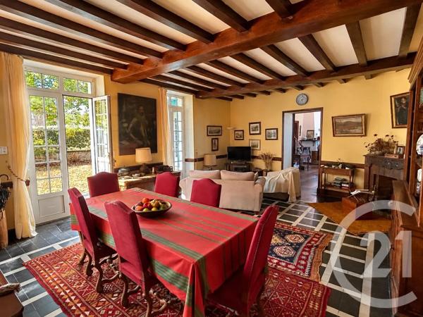Maison à vendre  9 pièces - 306 m 2   PAU  - 64