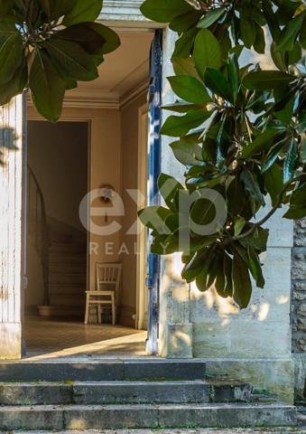 Maison de caractère au cœur de Salles – Charme et potentiel exceptionnel