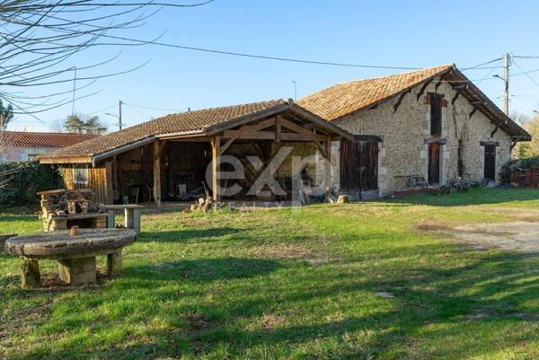 Maison de caractère au cœur de Salles – Charme et potentiel exceptionnel