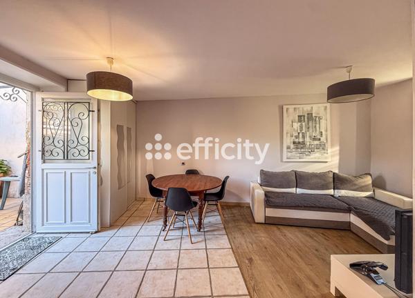 Appartement
         2 pièces
        - 40 m² 175 000 € *