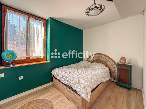 Appartement
         2 pièces
        - 40 m² 175 000 € *