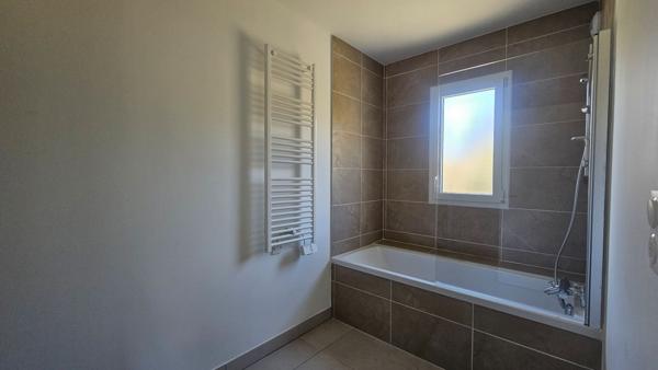 Appartement Nimes 4 pièces 96.70m2