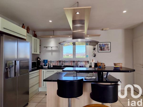 Maison 5 pièces de 135 m² à Sendets (64320)