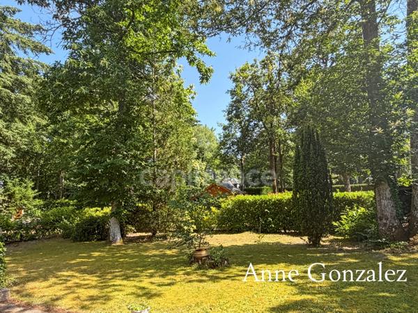 ORLEANS à l'Orée de Sologne, à vendre belle maison familiale avec jardin clos et arboré sans vis à vis et garage attenant