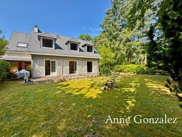 ORLEANS à l'Orée de Sologne, à vendre belle maison familiale avec jardin clos et arboré sans vis à vis et garage attenant