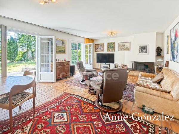 ORLEANS à l'Orée de Sologne, à vendre belle maison familiale avec jardin clos et arboré sans vis à vis et garage attenant