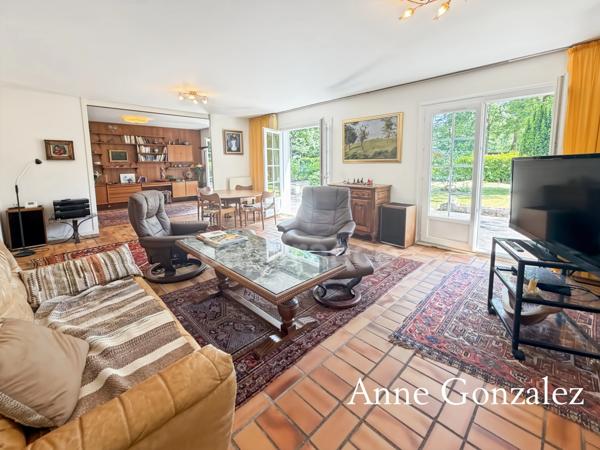 ORLEANS à l'Orée de Sologne, à vendre belle maison familiale avec jardin clos et arboré sans vis à vis et garage attenant