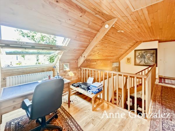 ORLEANS à l'Orée de Sologne, à vendre belle maison familiale avec jardin clos et arboré sans vis à vis et garage attenant