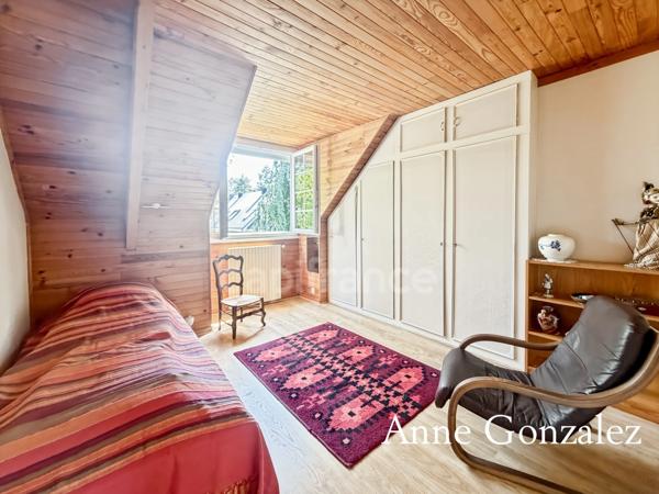 ORLEANS à l'Orée de Sologne, à vendre belle maison familiale avec jardin clos et arboré sans vis à vis et garage attenant