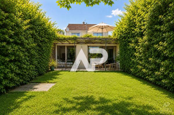 Maison Rueil-Malmaison 8 pièce(s) 247m2 1 700 000 € **  - Référence  19982