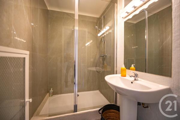 Appartement Studio Cabine à vendre  2 pièces - 36,51 m2 LE LAVANDOU - 83