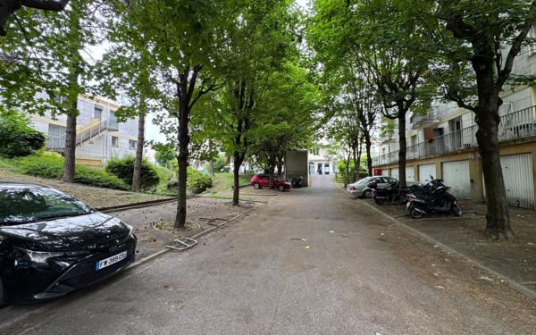 Appartement à vendre    1 pièce •  Bobigny