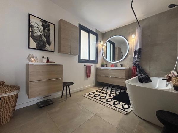 BALARUC-LES-BAINS (34), A VENDRE MAISON P4 DE 107 m2, TERRAIN 262m2, PISCINE, VUE SUR L'ETANG DE THAU