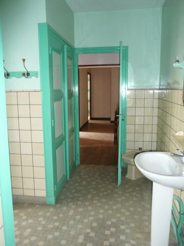 ⚜ BURIE (17) A Vendre CORPS de FERME et Ses Nombreuses Dépendances ⚜