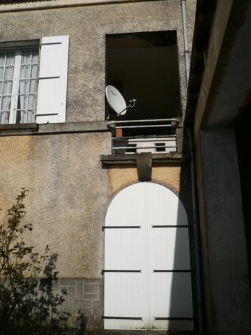 ⚜ BURIE (17) A Vendre CORPS de FERME et Ses Nombreuses Dépendances ⚜