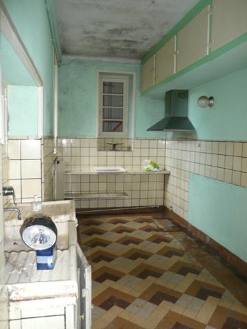 ⚜ BURIE (17) A Vendre CORPS de FERME et Ses Nombreuses Dépendances ⚜