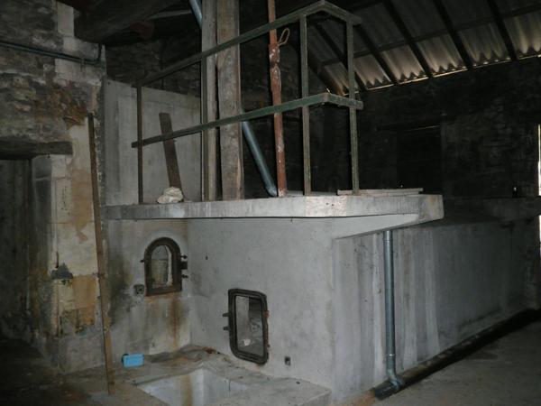 ⚜ BURIE (17) A Vendre CORPS de FERME et Ses Nombreuses Dépendances ⚜