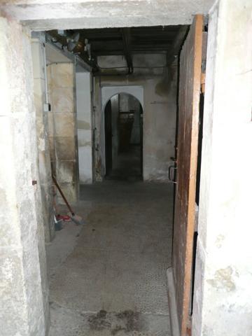 ⚜ BURIE (17) A Vendre CORPS de FERME et Ses Nombreuses Dépendances ⚜