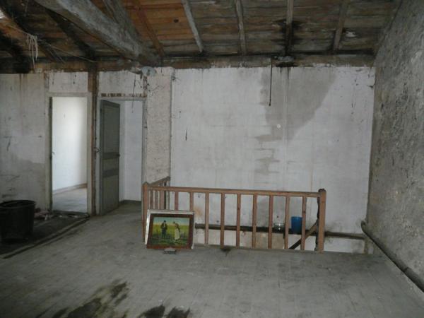 ⚜ BURIE (17) A Vendre CORPS de FERME et Ses Nombreuses Dépendances ⚜