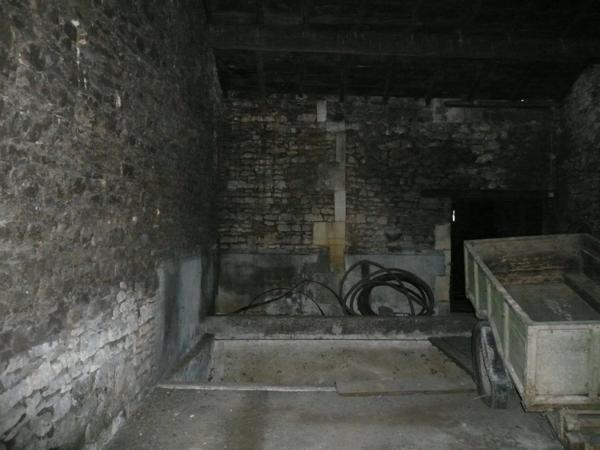 ⚜ BURIE (17) A Vendre CORPS de FERME et Ses Nombreuses Dépendances ⚜