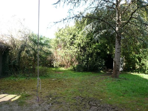 ⚜ BURIE (17) A Vendre CORPS de FERME et Ses Nombreuses Dépendances ⚜