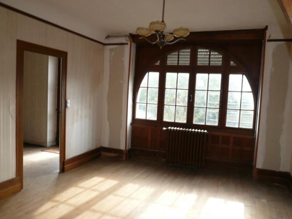 ⚜ BURIE (17) A Vendre CORPS de FERME et Ses Nombreuses Dépendances ⚜