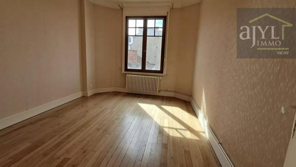Appartement
         3 pièces
        - 112 m² 199 000 € *