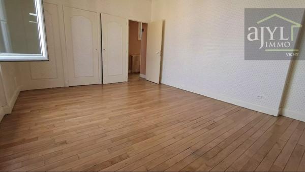 Appartement
         3 pièces
        - 112 m² 199 000 € *