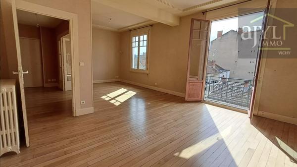Appartement
         3 pièces
        - 112 m² 199 000 € *