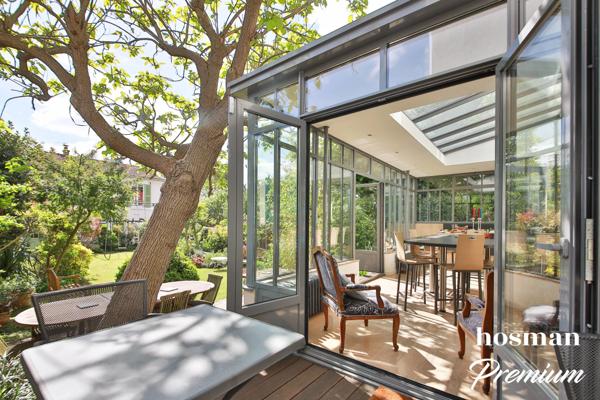 Colombes – Centre / Gare | Propriété de charme avec jardin et dépendance