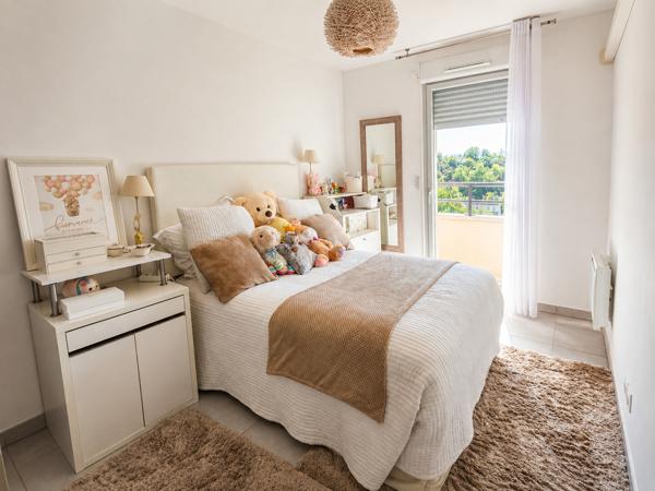 Superbe T3 au dernier étage avec terrasse - MARSEILLE 11ème 315 000 €