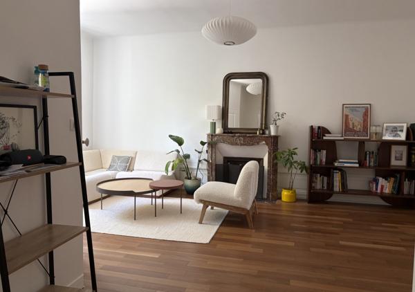 Appartement T3 de 87,50 m² au 1er étage d'un ancien hôtel particulier ravalé