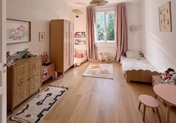 Appartement T3 de 87,50 m² au 1er étage d'un ancien hôtel particulier ravalé