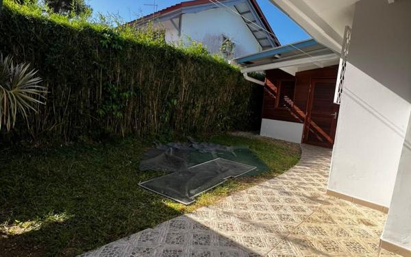 Maison à louer    5 pièces •  Kourou