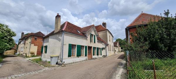 Belle maison à rafraîchir  au centre d'Ervy-le-Châtel