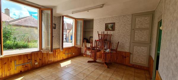 Belle maison à rafraîchir  au centre d'Ervy-le-Châtel