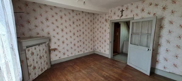 Belle maison à rafraîchir  au centre d'Ervy-le-Châtel