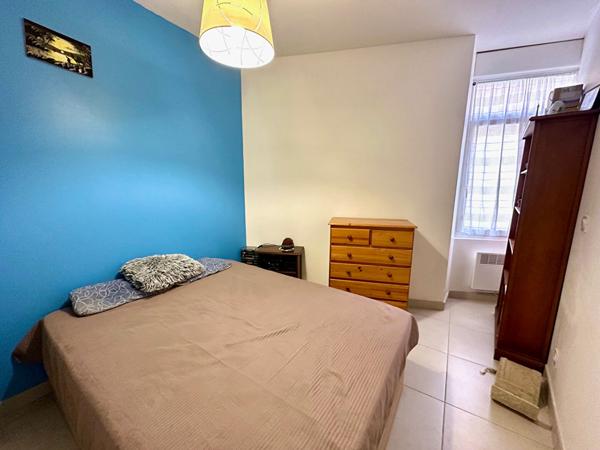 MEZE CENTRE Appartement T3 rénové de 51m2 en rdc