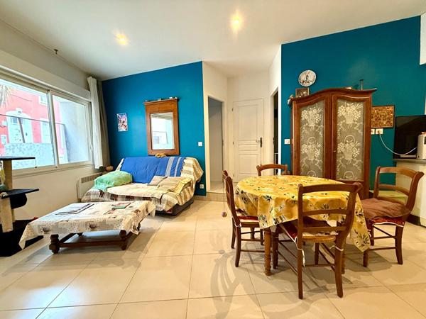 MEZE CENTRE Appartement T3 rénové de 51m2 en rdc