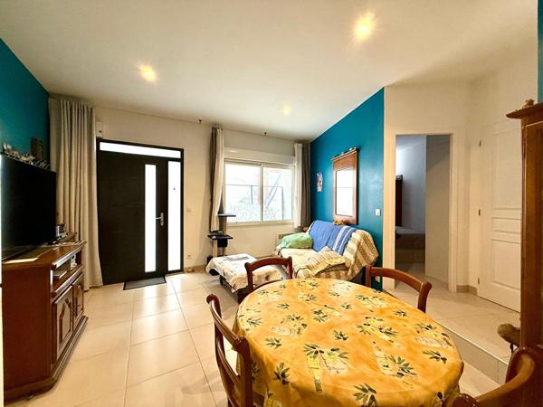 MEZE CENTRE Appartement T3 rénové de 51m2 en rdc